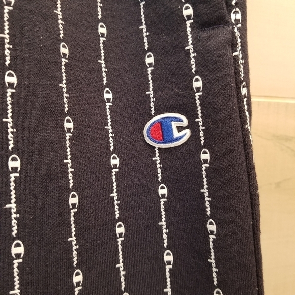 {L} Champion Logo Pin Stripe Spellout Dark Navy Blue Sweat Pant Style Shorts - Picture 4 of 10